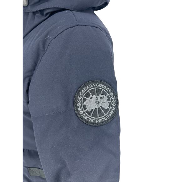 Canada Goose Bennett Parka in Navy & Black - Picture 9 of 16